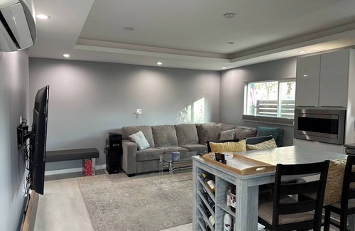 Calabasas Apartamento | Private 2+2 Unit in Calabasas