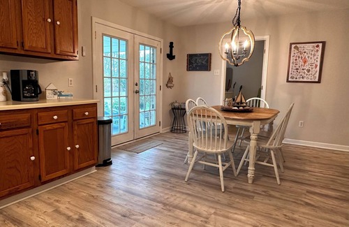 Long Beach Casa | Private 2 bedroom 1.5 bathroom home w/large fenced yard. Fast WiFi. Pets ok.