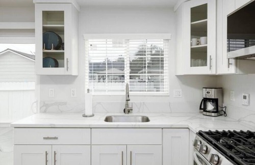 North Long Beach Casa | Private 2BD Home w WiFi, In Unit W/D - Long Stays