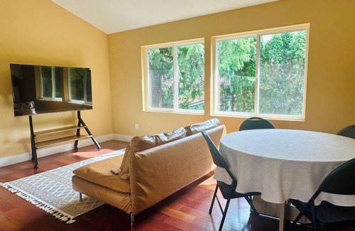 North Rose Hill Casa | Private 2BR Home with Own Entrance and Central Location