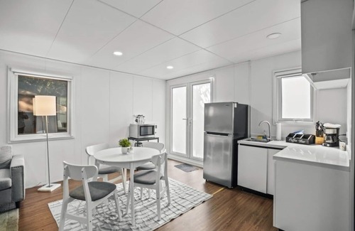 Hollywood Casa | Private 2br Tiny Farm Homes Next To Shul, Near Seminole Hard Rock Hotel & Casino! 4 Bedroom Farmhouse by RedAwning