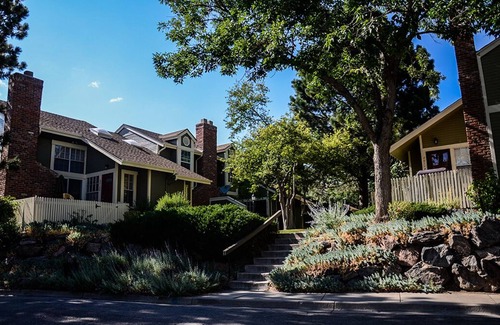 Aurora Casa | Private 3 Story Colorado Townhouse with 2 Car Garage Parking!
