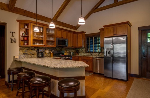 Harbor Springs Cabaña | Private 4 Bedroom-8 Bed Cottage Near Ski Resorts! Stay at True North Golf Club