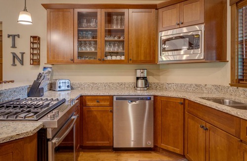 Harbor Springs Casa | 4 BDRM 4 baños de cabaña privada en True North Golf Club - Exclusivo