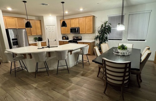 Lincoln Casa | Private 4BR Retreat with Hot Tub, bbq, outdoor tv near Thunder Valley