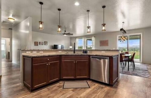 Caldwell Casa | Private 7-Acre Wine Trail Estate near Lake Lowell