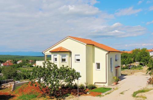Vrh Apartamento | Private accommodation KIRINCIC