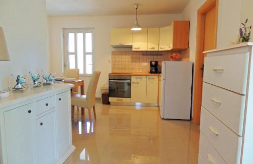 Vrh Apartamento | Private accommodation KIRINCIC