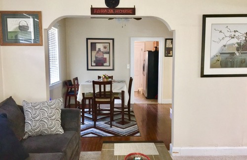 Central Newport News Casa | Privada y acogedora casa de 3 dormitorios - Faraja House