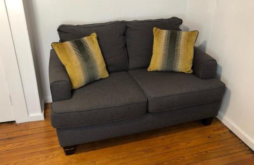 Perth Amboy Casa | Private and cozy house with one bedroom and one bathroom