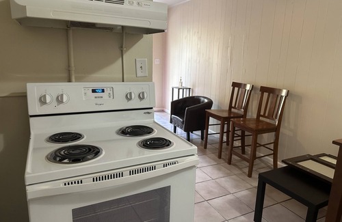 Gainesville Casa | Private and Peaceful 2/1 in NW Gainesville -4 miles to UF