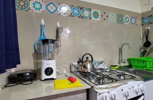 Miraflores Apartamento | Habitación junto a una hermosa terraza.