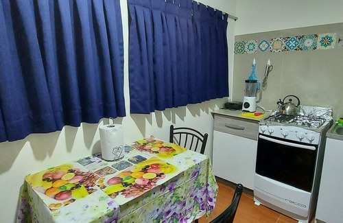 Miraflores Apartamento | Habitación junto a una hermosa terraza.