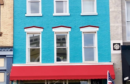 Hillsdale Apartamento | Private Apartment in Historical Downtown Hillsdale