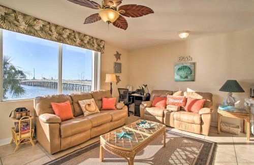 St. Petersburg - Clearwater Apartamento | Private Balcony and Pool Access Bayfront Retreat