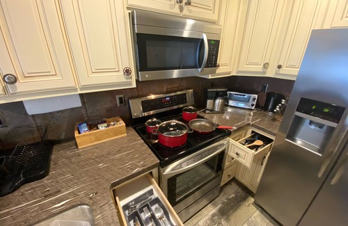 Sonora Casa | Balcón privado con vistas a Washington St en el centro de Sonora