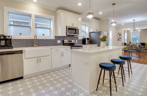 Eastside Apartamento | Private Balcony: Spacious, Updated Savannah Apt!