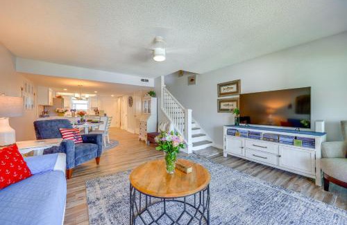 Welaka Apartamento | Private Balcony with Water Views Welaka Condo!