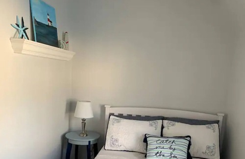 Devon Cabaña | Private Beach Cottage-5 minute walk to the sand! Private fenced in yard.