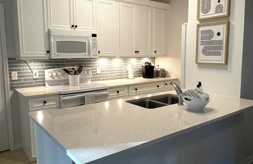 Wabasso Beach Condominio | Private beach, tennis and pools! Weekly rentals available!
