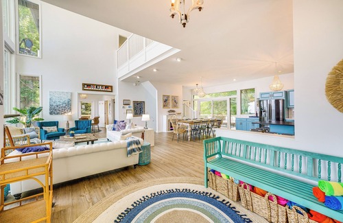 Pentwater Casa | Private Beachfront Lake Michigan Rental w/ Kayaks
