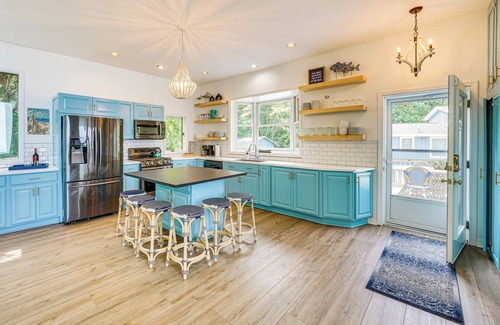 Pentwater Casa | Private Beachfront Lake Michigan Rental w/ Kayaks