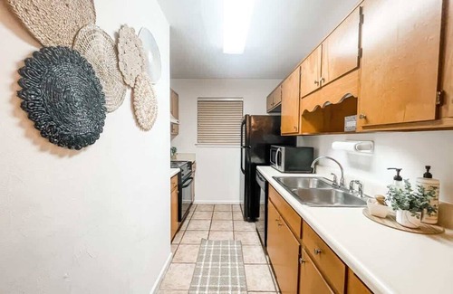 Tallahassee Casa | Private Bedroom in Beautiful Townhome