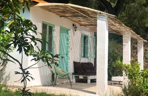 Betera Casa | 2 Bungalows privados en finca ecológica a 30 minutos de Valencia y playas.