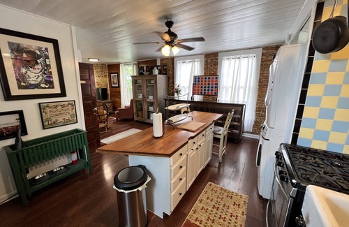 Bywater Cabaña | Private Bywater Cottage - Courtyard, WiFi, Laundry, Near restaurants/bars