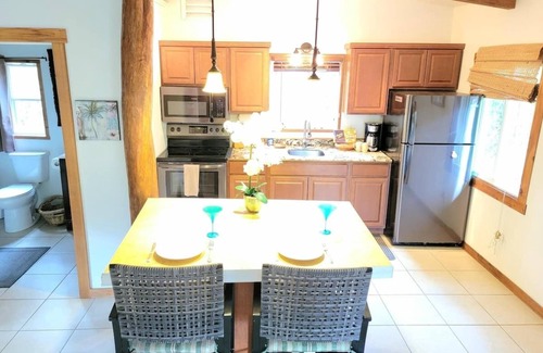 Pahoa Apartamento | COMPRUEBE GETAWAY CON UNA TINA CALIENTE CERCA DE LAS ATRACCIONES DEL ÁREA Y EL ACCESO AL MAR