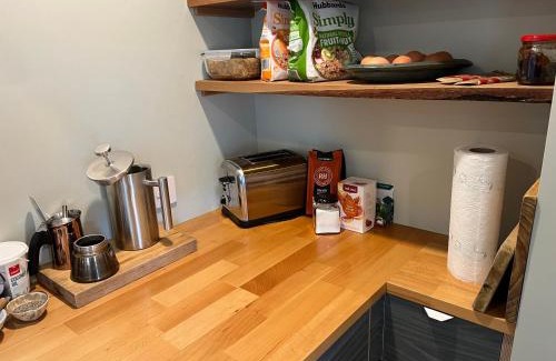 Nelson South Apartamento | Private central Nelson apartment