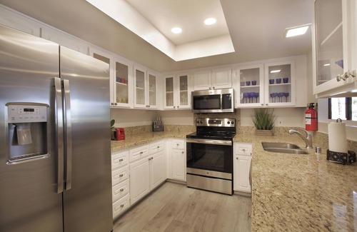 Palm Springs Condominio | Private charming upper level 2 bed/2 bath cozzy condo