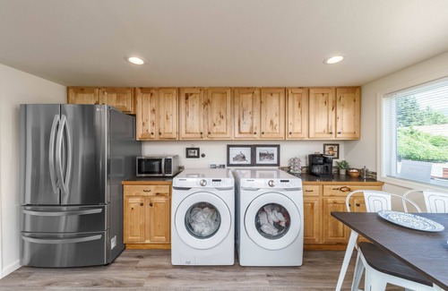 Bay City Casa | Private Coastal Cottage w/via -Near Rockaway Beach!
