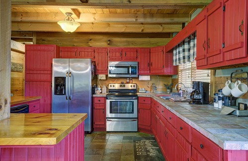 Mohawk Cabina | Private country cabin with all the amenities. Inground pool & stocked fish ponds