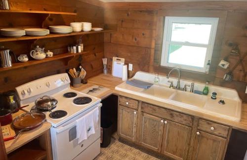 Atlantic Casa | Private Cozy Waterfront Cabin