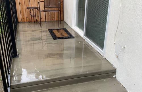 West Park Community Casa | Private Entrance Queen Suite