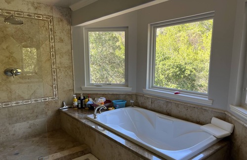 Lucas Valley-Marinwood Casa | Private Estate, family friendly, close to wine country, ocean, SF, hiking!