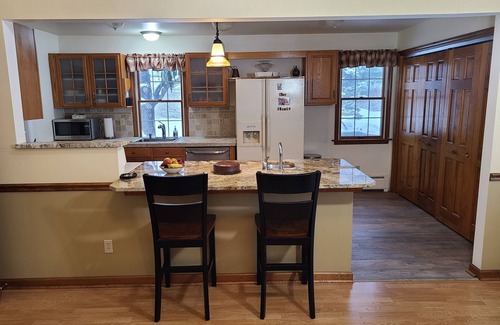 Redding Ridge Casa | Casa cómoda en el país