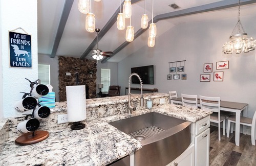 Ocala Casa | Private Family & Pup Escape with Pool Oasis