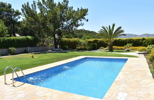 Archangelos Villa | Villa con piscina privada, zona tranquila, gran jardín, aparcamiento, a 3 km de la playa