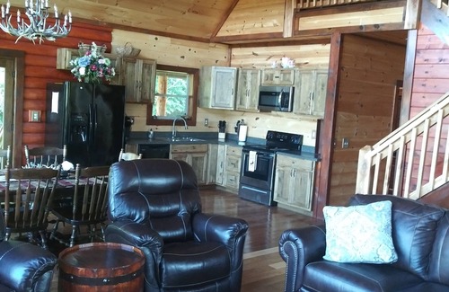 Fort Payne Cabina | Cabaña con estanque privado, lugar de vacaciones por excelencia.