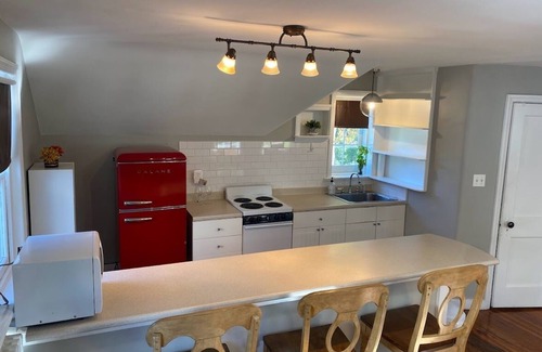 Valley Forge Cabaña | Private, Fully Renovated 1 bedroom Carriage House