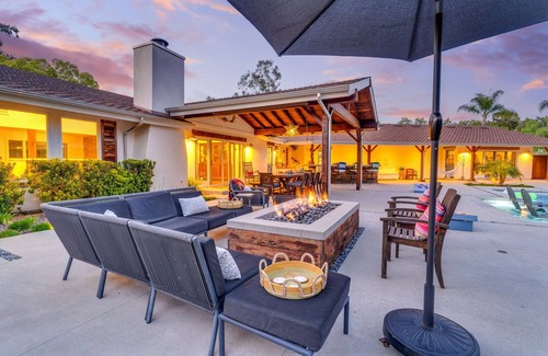 Encinitas Casa | Private gated home, pool/hot tub, bbq, beach, families, summer vacation.