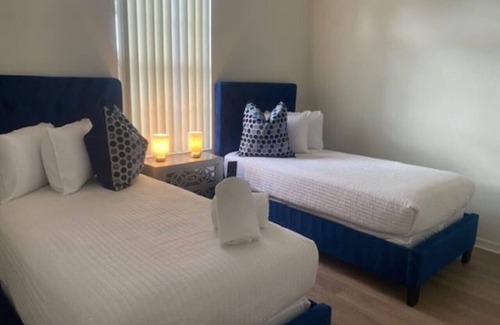 Hillcrest Estates Apartamento | Private gated pool home oasis near to Disney