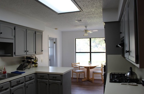 Driftwood Casa | Private getaway near wedding venues, breweries, wineries, and a dance hall.