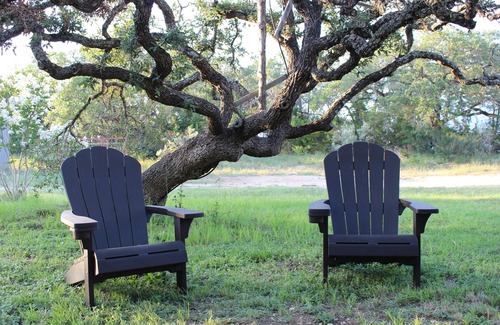 Driftwood Casa | Private getaway near wedding venues, breweries, wineries, and a dance hall.