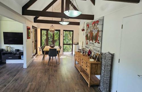Picton Casa | Private Getaway for 2 Surrounded by Native Bush