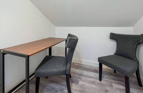 Denison Condominio | Private Guest friendly Workspace