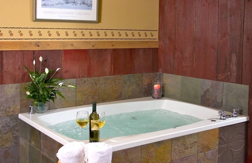 Reedsburg Casa | Casa de huéspedes privada con bañera de hidromasaje, chimenea de gas cerca de varios parques famosos