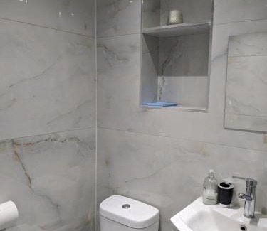 High Wycombe Casa | Private guest suite inside a family home with own entrance, kitchen, and bathroom